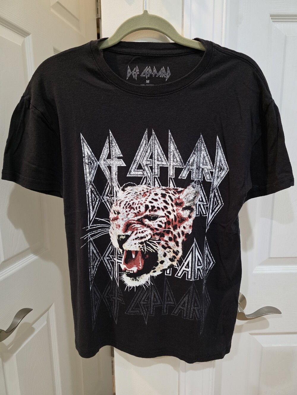 Def Leppard Black Graphic Band Tee with Leopard Head